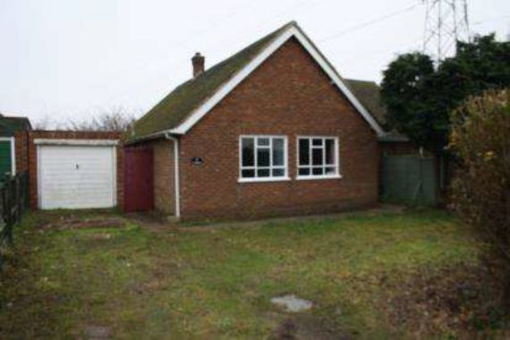 3 bedroom Bungalow f...